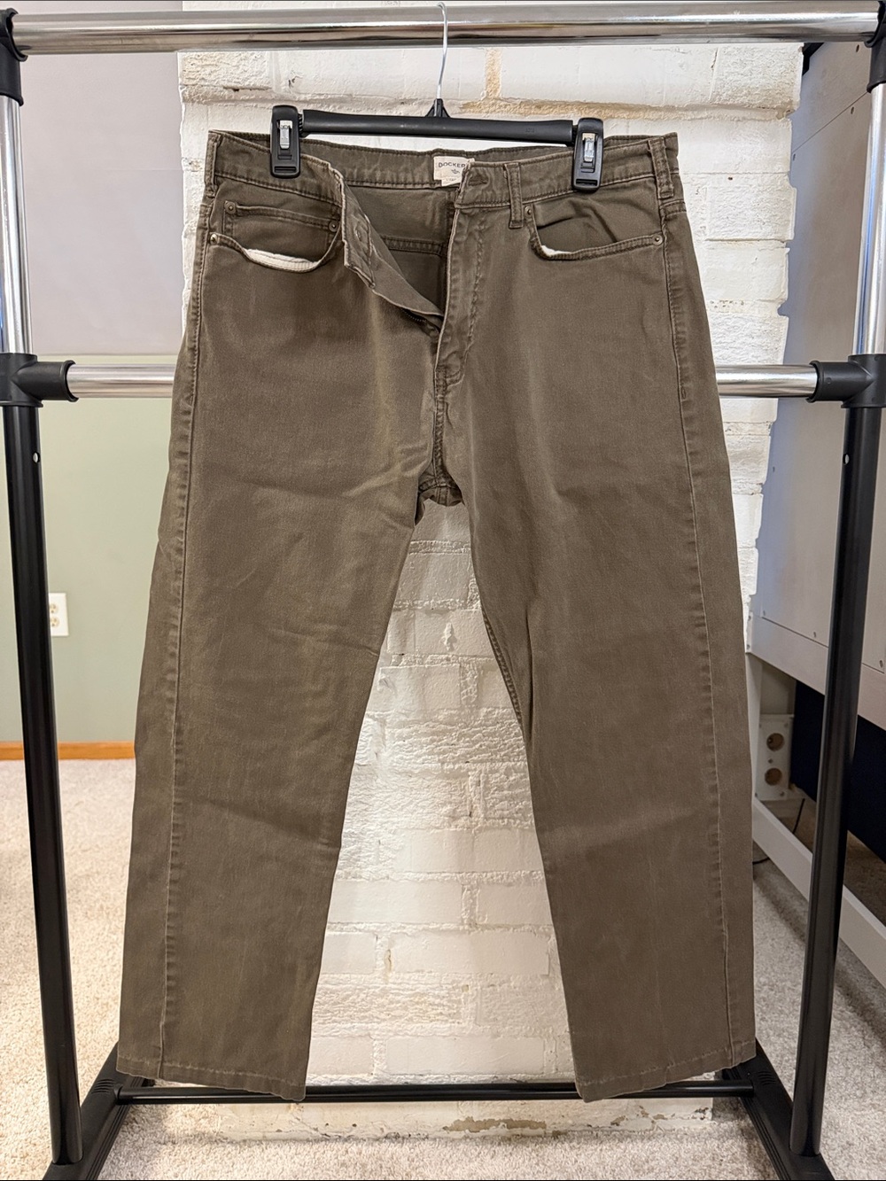 Dockers Men's Straight Olive-Brown Jeans